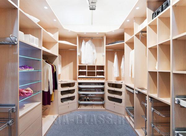 Заказать гардеробную комнату по индивидуальному проекту в Москве от мебельного ателье ААА-Классика