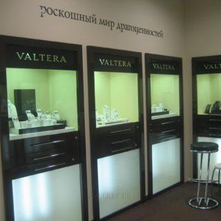 Встроенные витрины магазина VALTERA