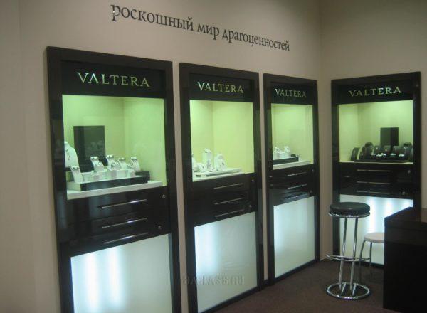 Встроенные витрины магазина VALTERA